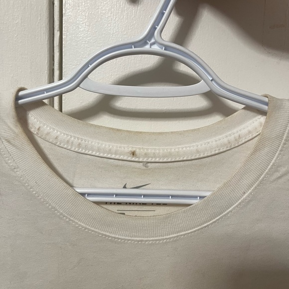 NIKE Unisex Tee - Picture 3 of 5
